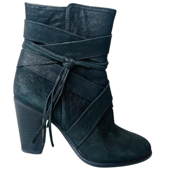 Vince Camuto Womens Ferrah Chunky Heeled Boots Black Leather Tasseled 6M - Picture 1 of 6